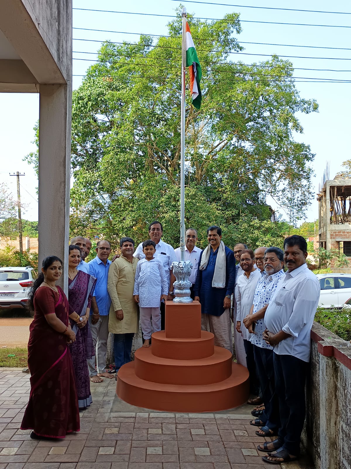 Flag hoisting at the Chamber