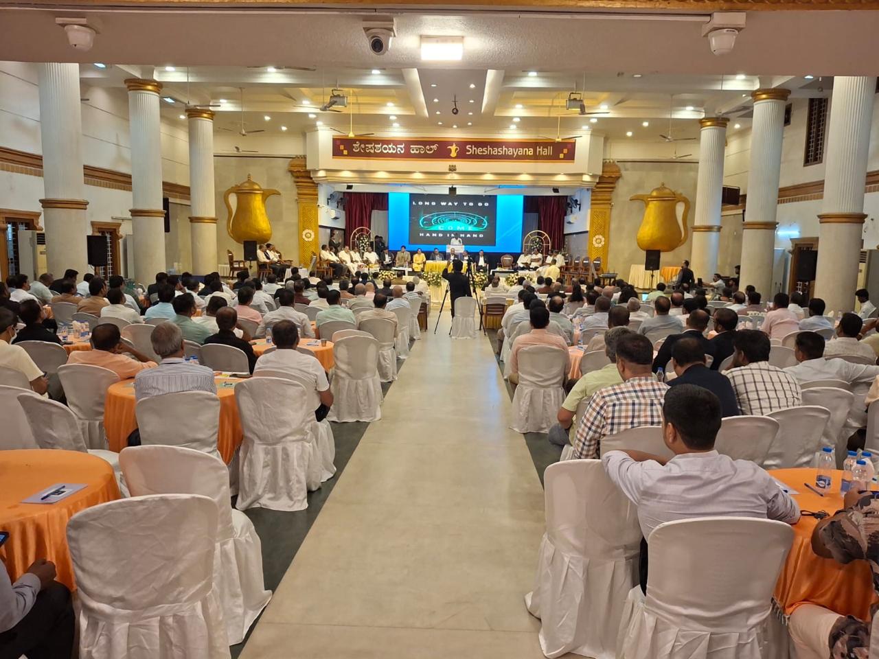 A full hall at Sheshashayana Hall